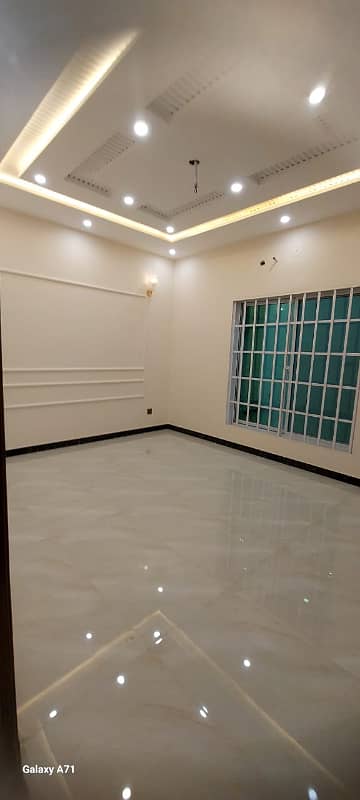 5 Marla Brand New House In Khayaban-e-Amin For Sale 9