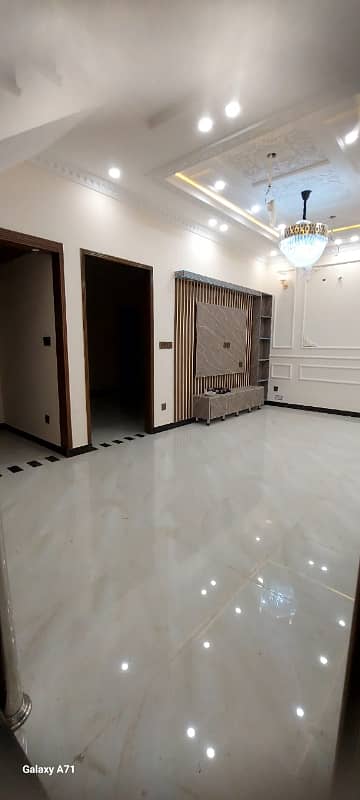 5 Marla Brand New House In Khayaban-e-Amin For Sale 17