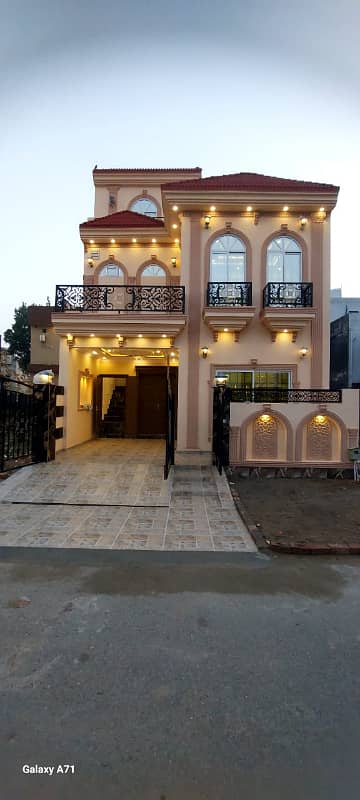 5 Marla Brand New House In Khayaban-e-Amin For Sale 19