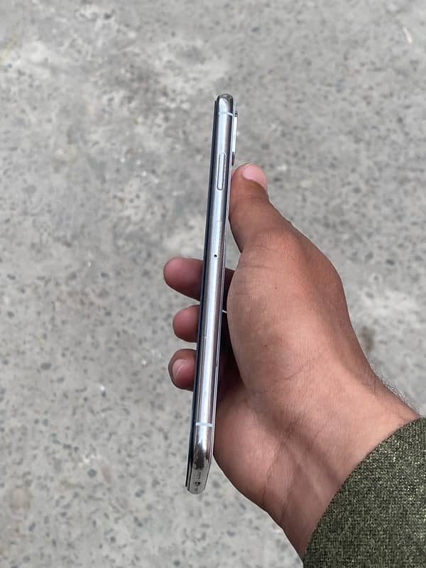 iPhone XS Max 1