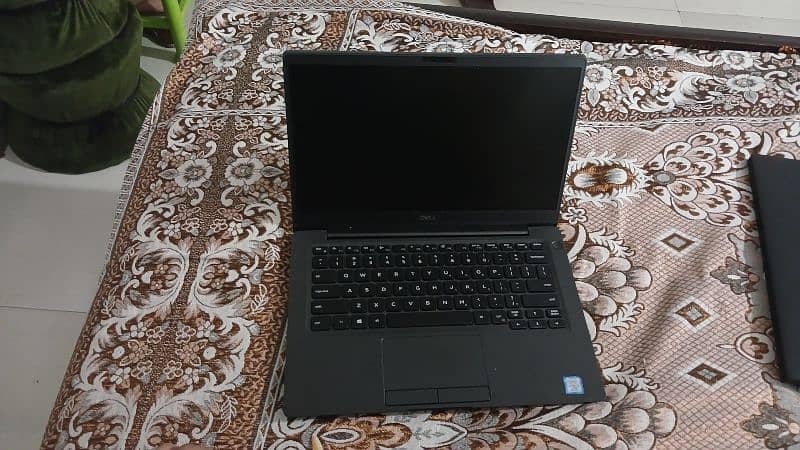 Dell Latitude 7300 - core i7 8th - 8 / 256 - 30 daya warrantty 0