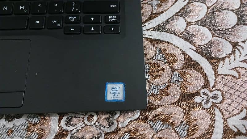 Dell Latitude 7300 - core i7 8th - 8 / 256 - 30 daya warrantty 2