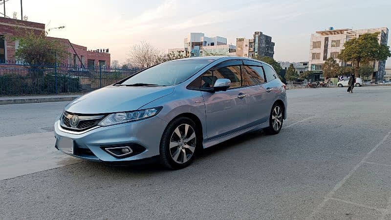 Honda Jade Hybrid 2015 1