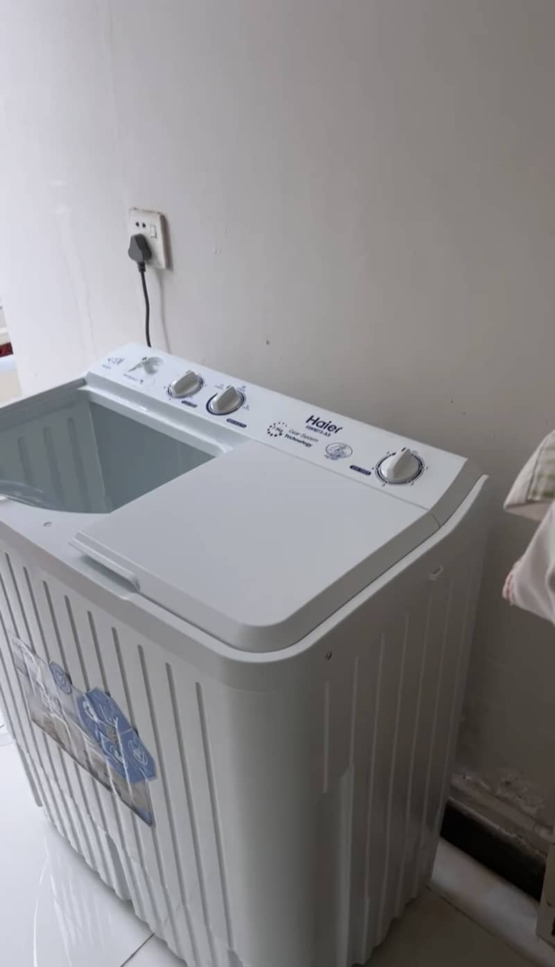 Semi Automatic Mint Condition Washing Machine with dryer 0