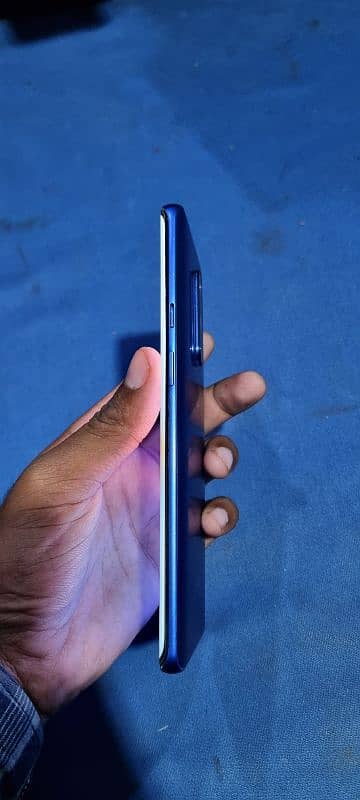 one plus 8 pro 12/256 condition 10/10 2