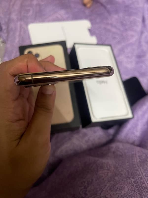 Iphone 11 pro max 64 gb Non PTA 2