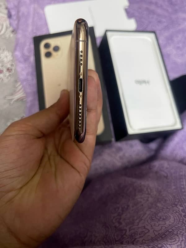 Iphone 11 pro max 64 gb Non PTA 4