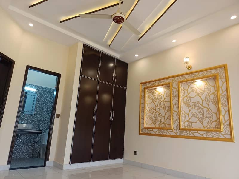 BRAND NEW HOUSE OF 8 MARLA AVAILABLE FOR SALE IN BAHRIA ORCHARD LAHORE 34