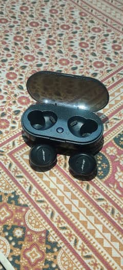 BOSE TWS 5 EARPHONES FOR SALE CONDITION 10/10