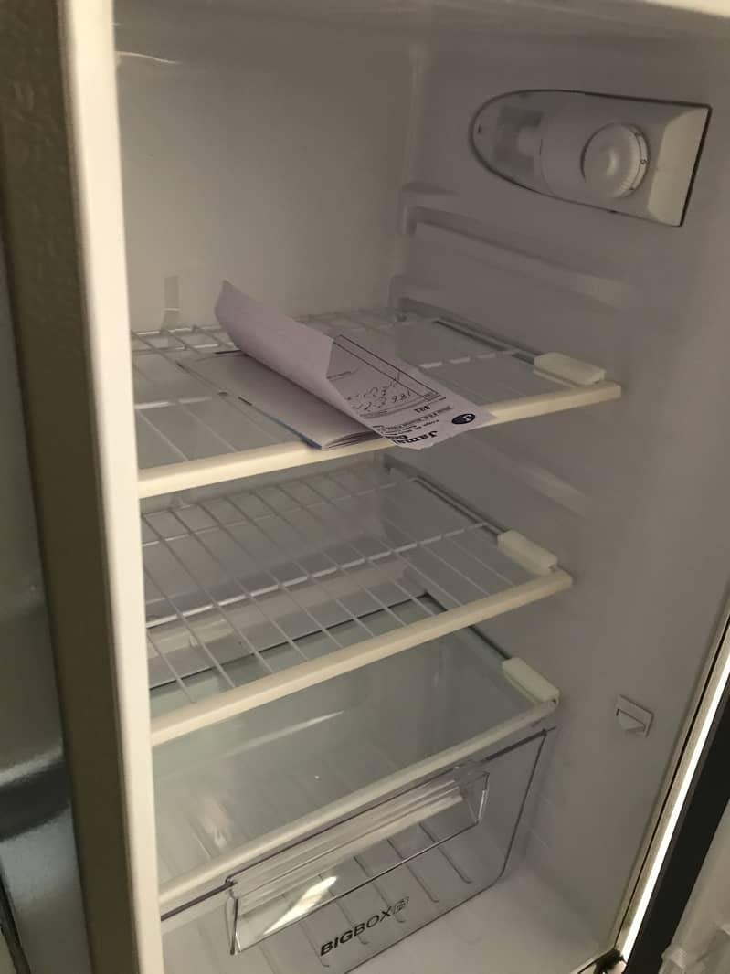 Haeir Premium Condition hardly used Fridge 8