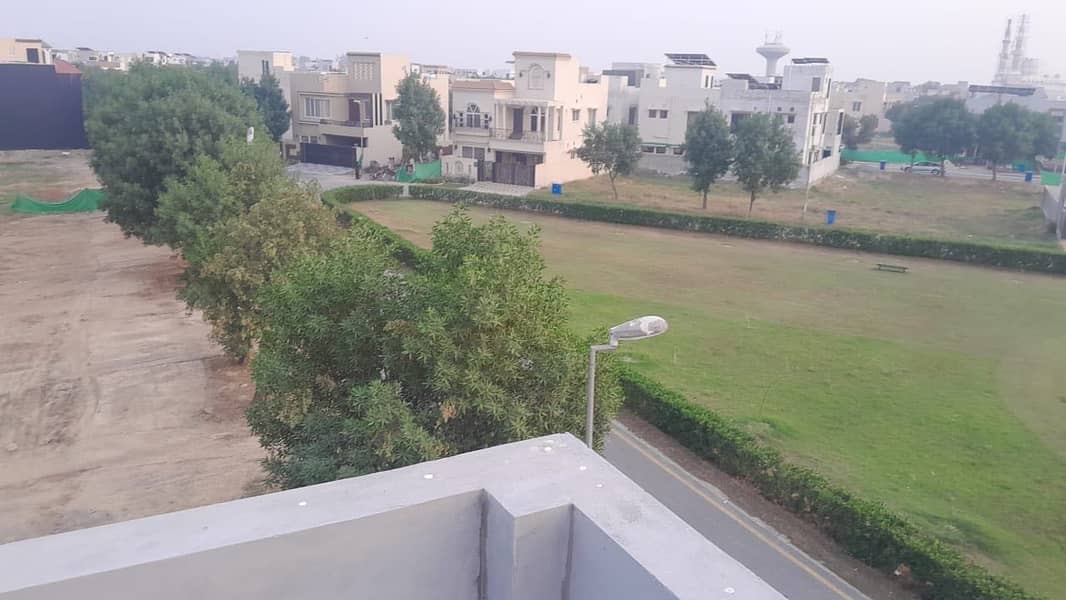 FACING PARK BRAND NEW HOUSE 8 MARLA AVAILABLE FOR SALE IN BAHRIA ORCHARD 2