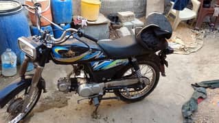 Unique 2015 2nd owner no work bilkul okay engine se sun hai