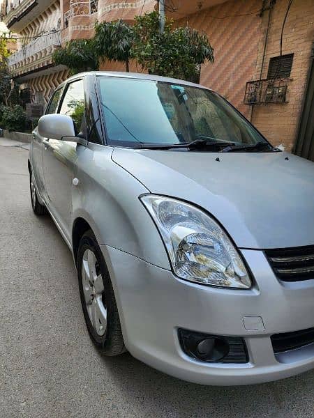 Suzuki Swift DLX 1.3 5