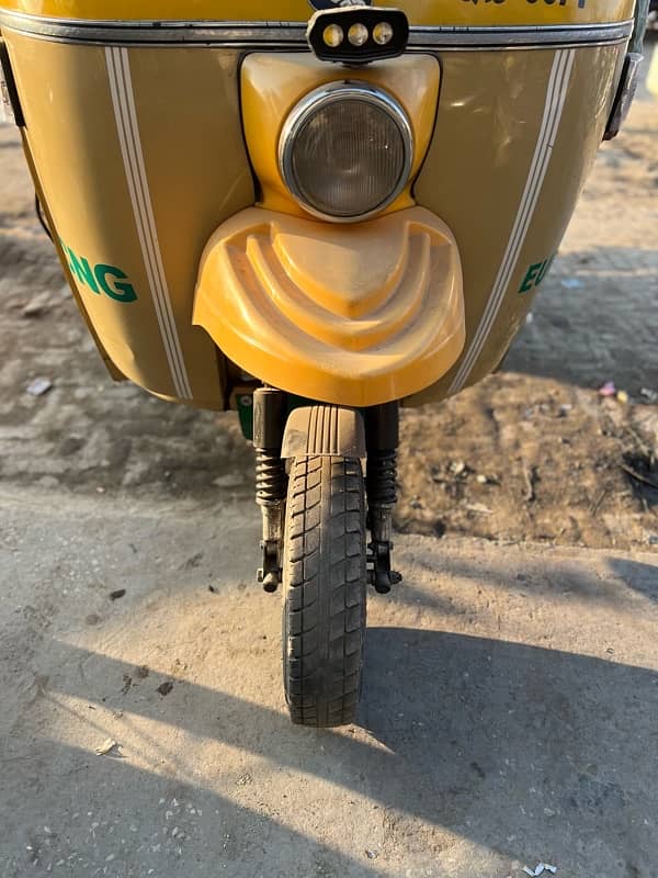 Tez Raftar - 3 Seater 200 CC Rikshaw 6