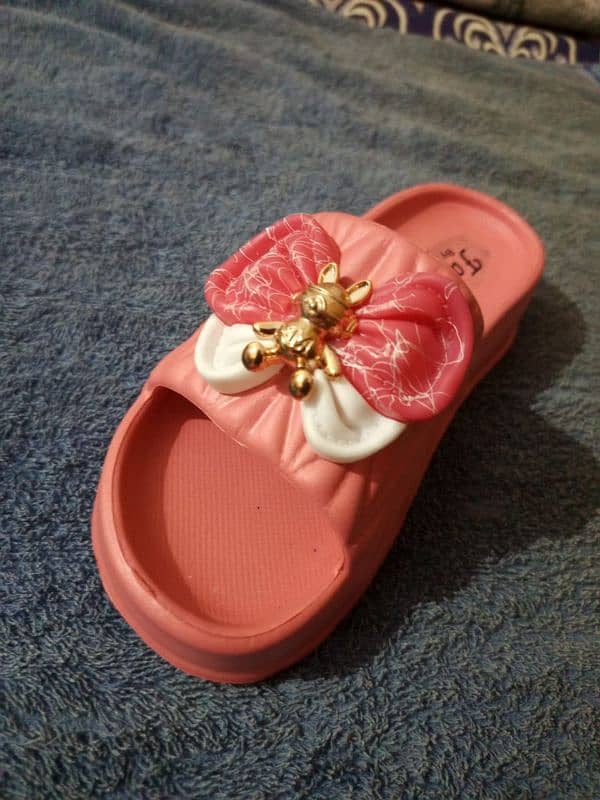 LADIES BRANDED SLIPPERS AVAILABLE 0