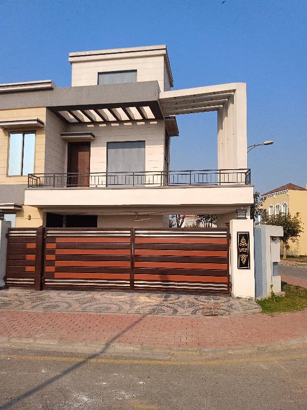 Corner 15 Marla Double Storey House Available For Sale 20