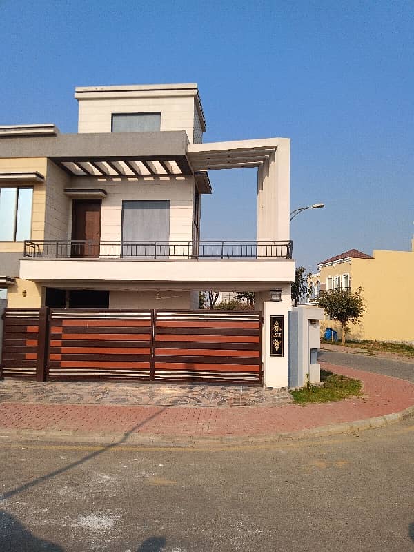 Corner 15 Marla Double Storey House Available For Sale 21