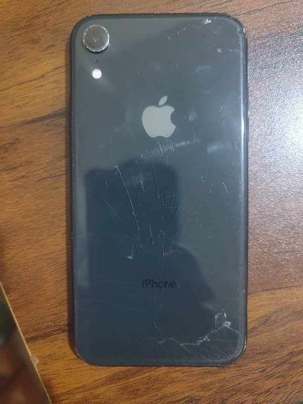 IPHONE XR LLA MODEL NON PTA 5