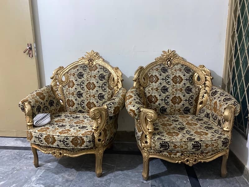 2 chinioti sofa set 6 seater  good condition and 1 table set chinioti 9