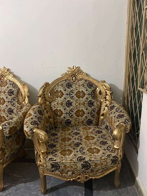 2 chinioti sofa set 6 seater  good condition and 1 table set chinioti 11