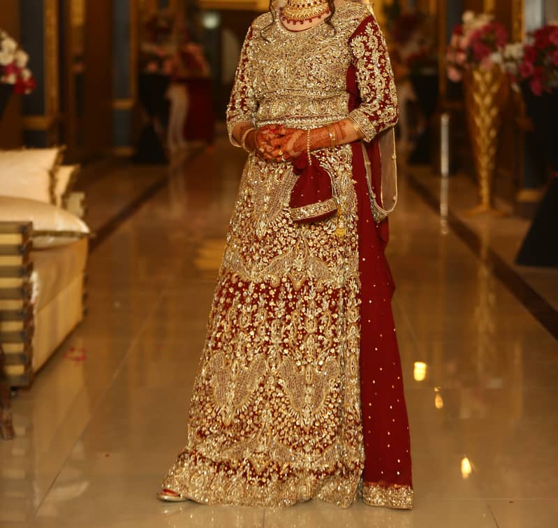 beautiful lehnga. . . only 1 time used. . only serious buyer contact 1