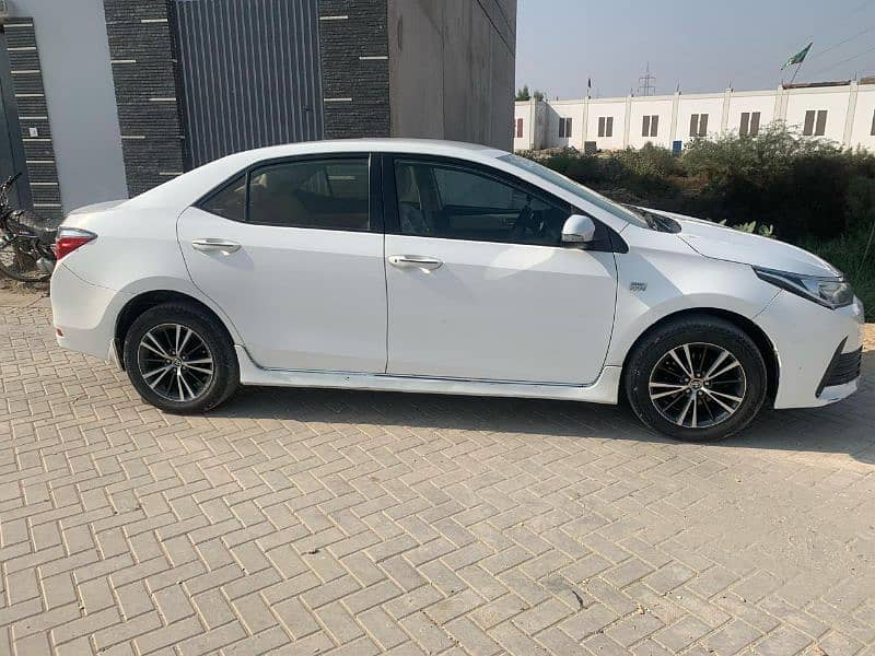 Toyota  Corolla Altis 2017 14