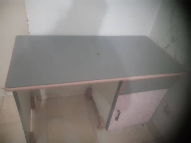 study and computer table 0