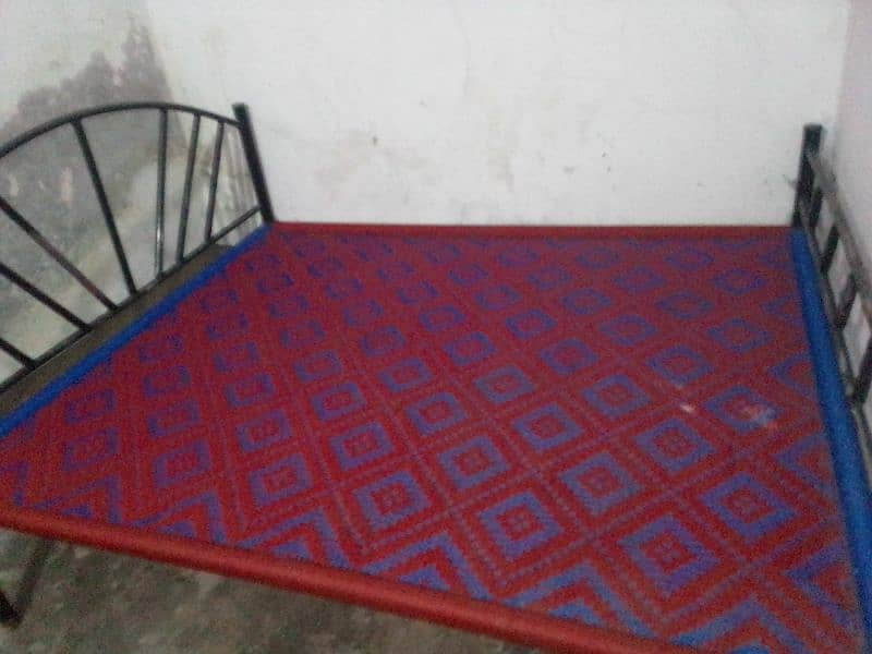 lRoN Bed for sale 10 10 condition bikul ok Hy 03055144761 2