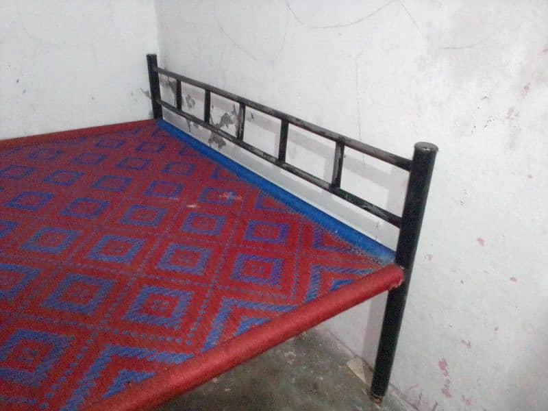 lRoN Bed for sale 10 10 condition bikul ok Hy 03055144761 8