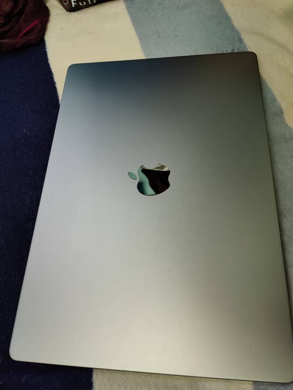 Macbook M2 Pro 16 Inches 100% Battery Health 3