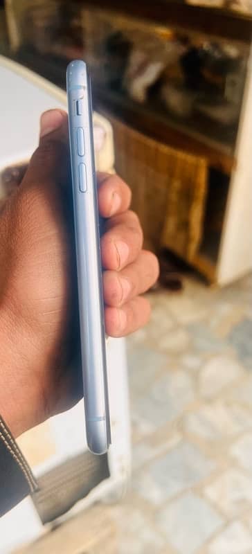 IPhone XR (non pta, water proof, 89 health) 1