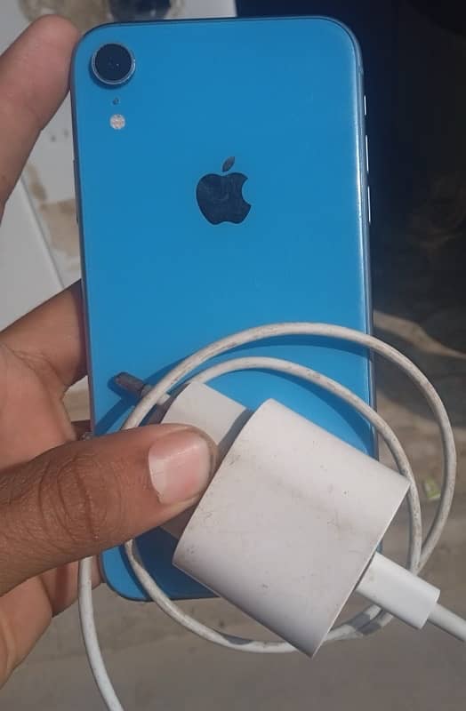 IPhone XR (non pta, water proof, 89 health) 8