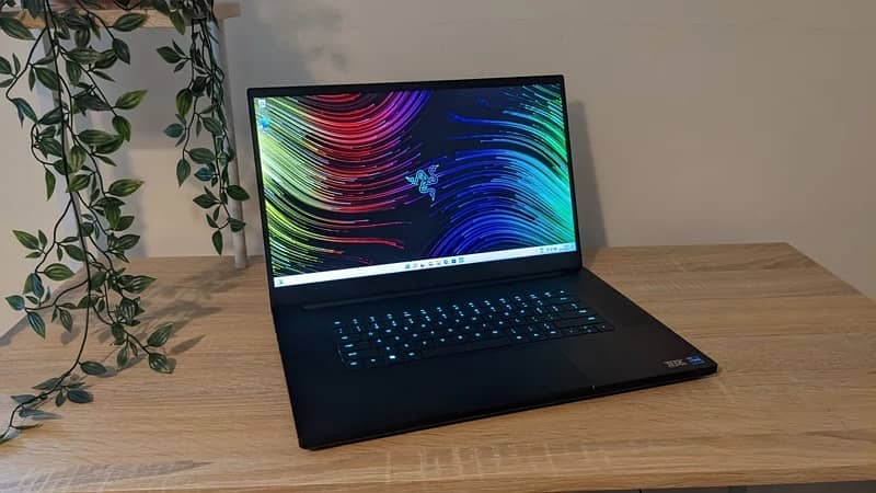 Razer Blade 17 (2021) RTX 3060 i7-11800h 2k-165hz Gaming Laptop 0