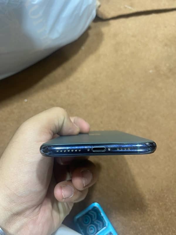 iPhone 11 Pro Max 64 gb dual approved 5