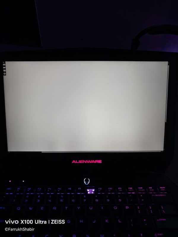 Alienware 13 R2 in Excellent Condition 4