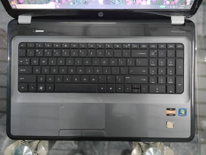 Hp Pavillion G7 (AMD A4 3rd gen 4GB 500GB HDD) 1