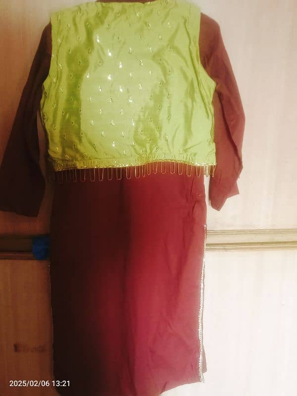 brown and green colour with chunri dupatta 1