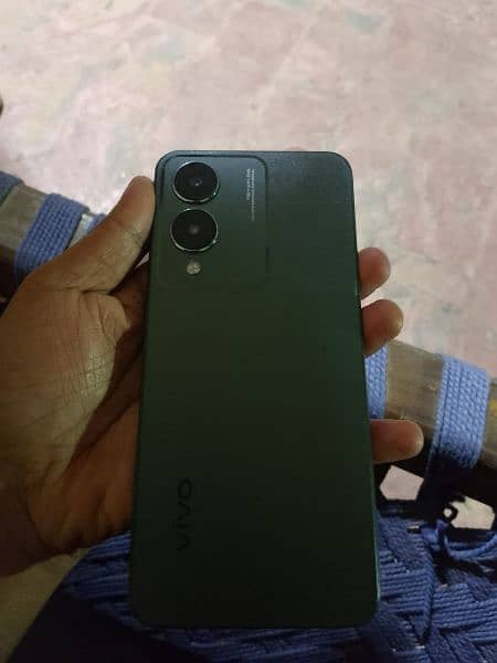 Vivo y17s with box 0