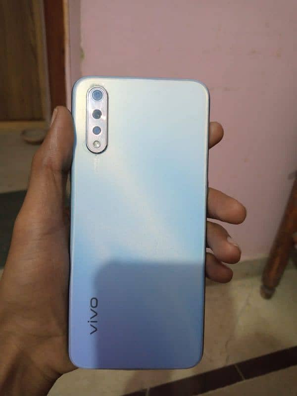 vivo s1 4+ 128 gb 1