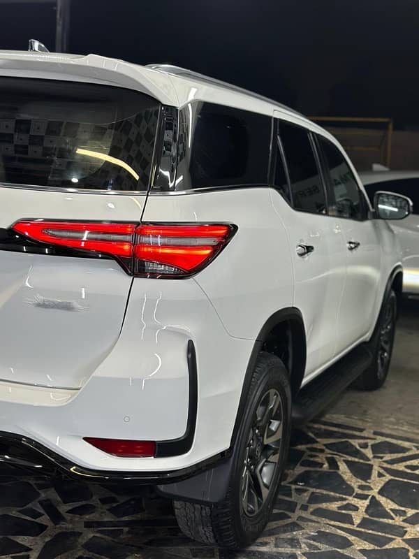 Toyota Fortuner Legender 2023 5