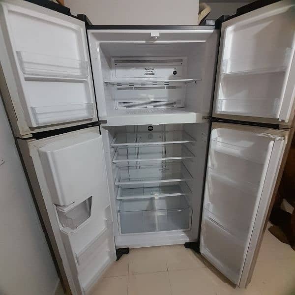 Hitachi 4 doors invertor refrigerator 3