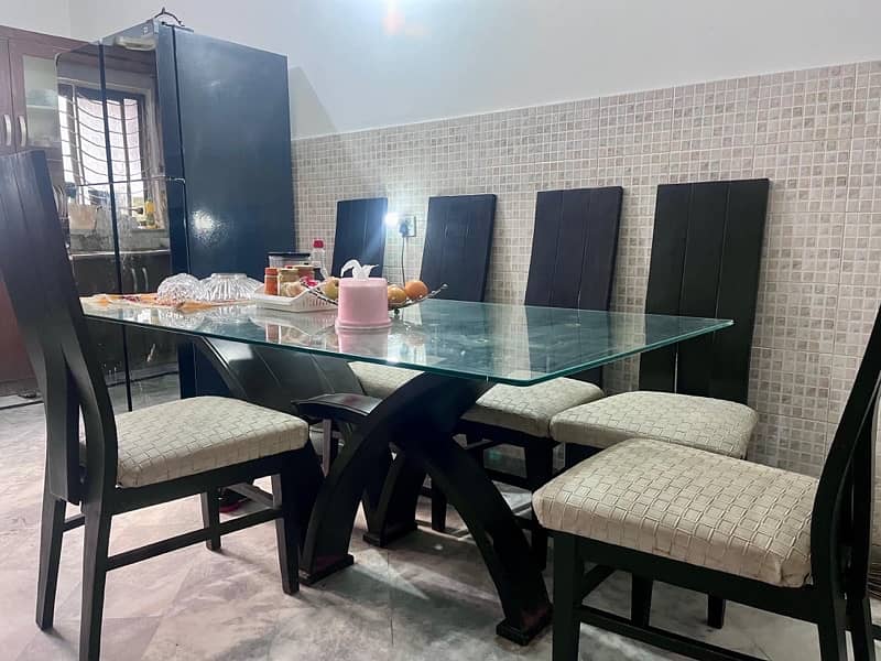 8 seats dining table for sale 0