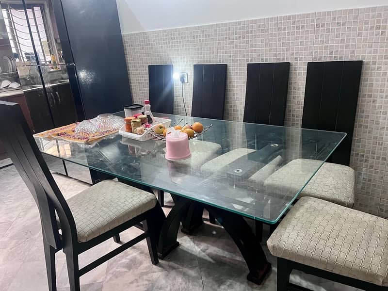 8 seats dining table for sale 1