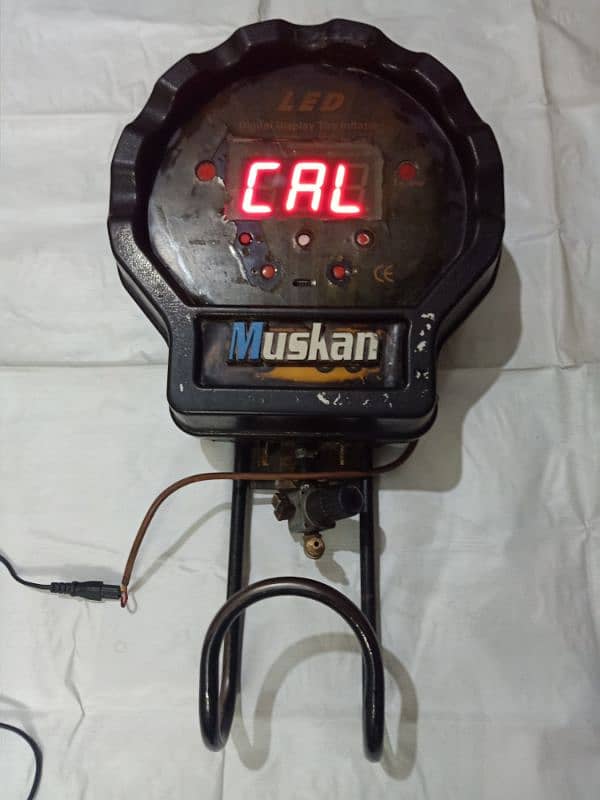 Digital Display Tyre inflater (FS-301) Air in little bit Problem 0