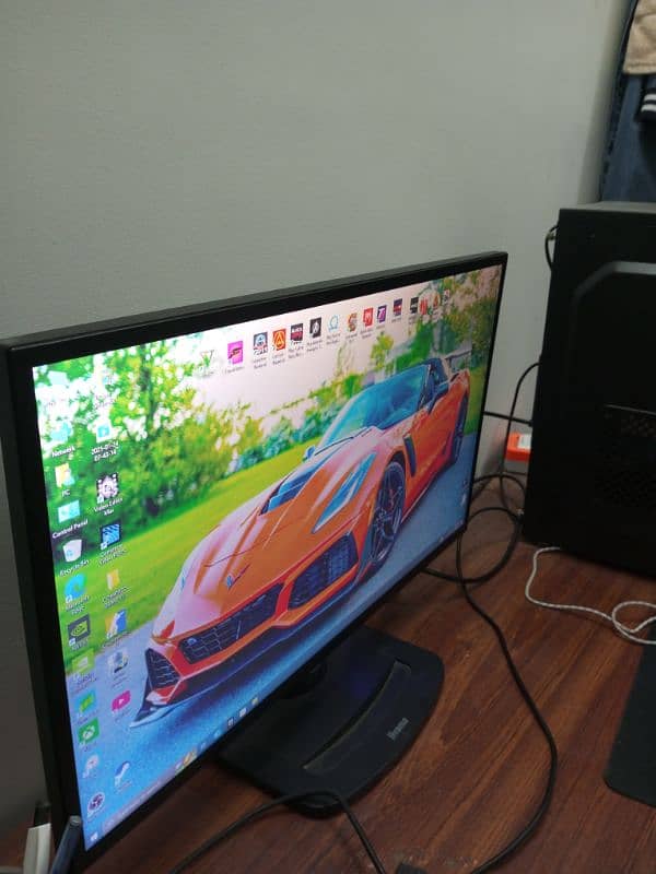 GAMING LCD MONITOR 2