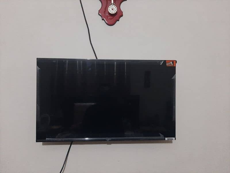 Multynet LED 32Inch Simple 1