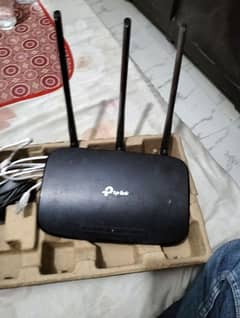 3 Antenna TP Link Router