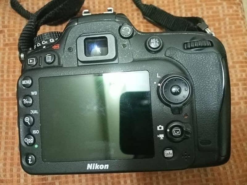 NIKON D7100 0