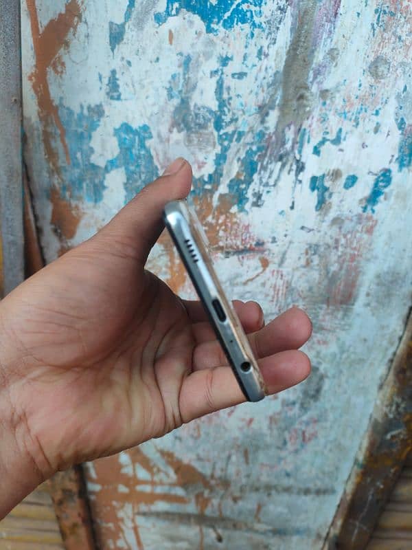 10/9 condition  mobile ka dabba nh ha 1