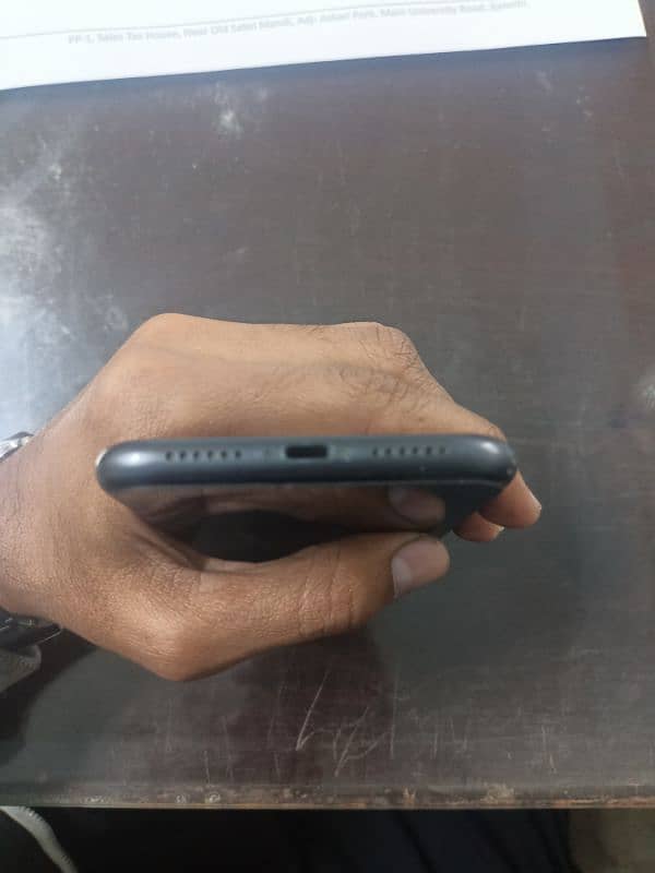 Iphone 11 64GB Officeally PTA Approved 3